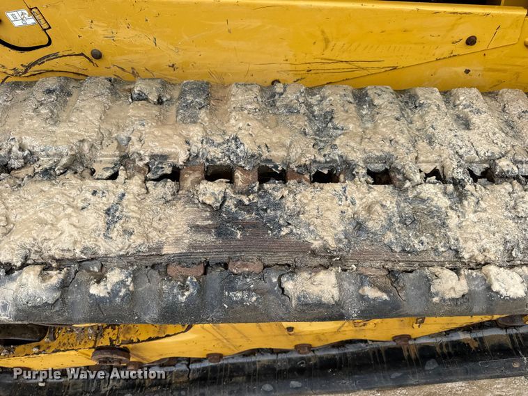 image for item EN4682 2022 Caterpillar 289D3 tracked skid steer loader