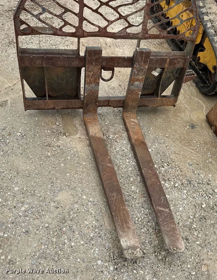 image for item EN4682 2022 Caterpillar 289D3 tracked skid steer loader