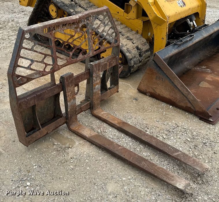 image for item EN4682 2022 Caterpillar 289D3 tracked skid steer loader