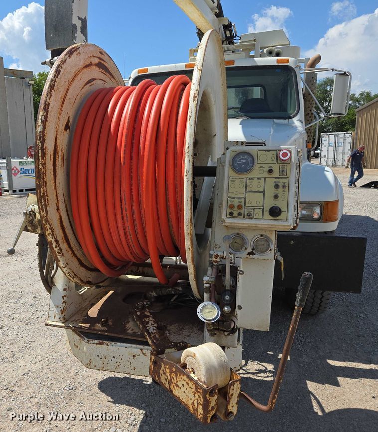 image for item EN8236 1999 International  4900 sewer jetter truck