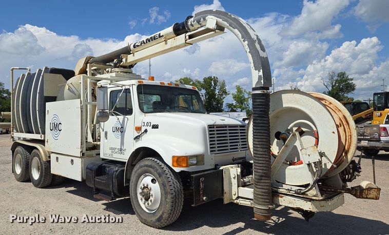 image for item EN8236 1999 International  4900 sewer jetter truck