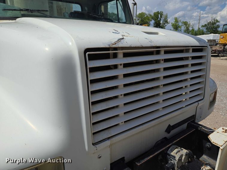 image for item EN8236 1999 International  4900 sewer jetter truck