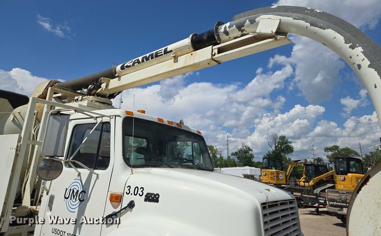 image for item EN8236 1999 International  4900 sewer jetter truck