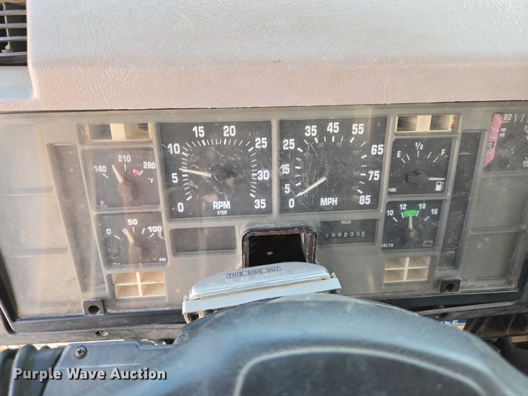 image for item EN8236 1999 International  4900 sewer jetter truck