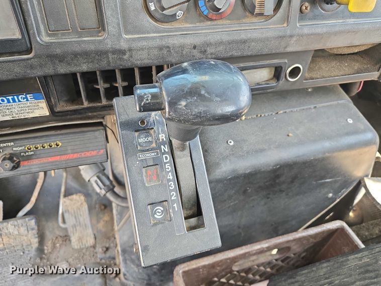 image for item EN8236 1999 International  4900 sewer jetter truck