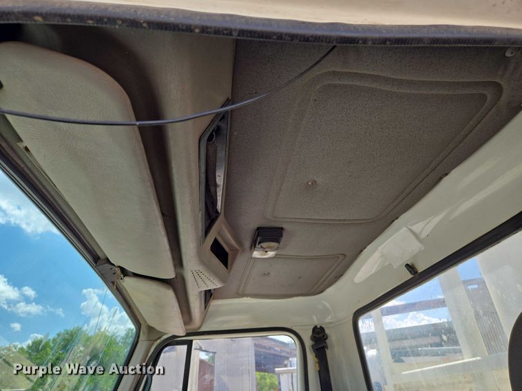 image for item EN8236 1999 International  4900 sewer jetter truck