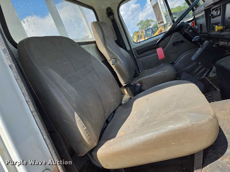 image for item EN8236 1999 International  4900 sewer jetter truck