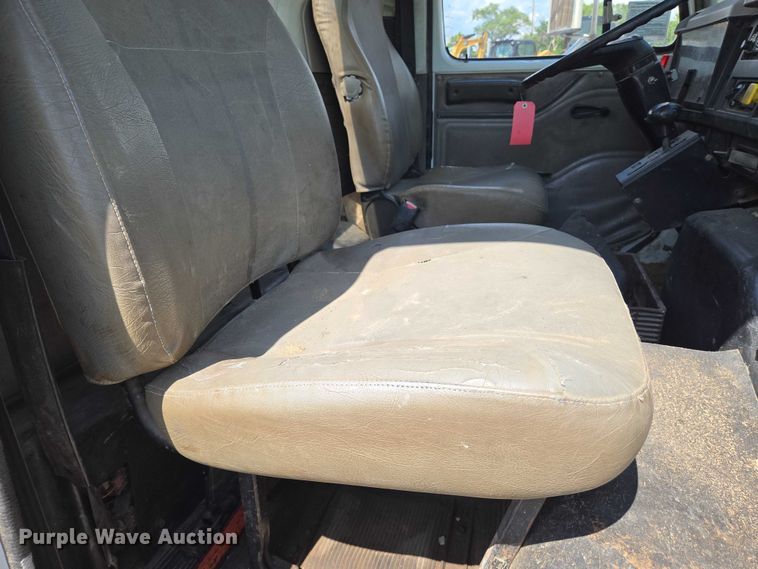 image for item EN8236 1999 International  4900 sewer jetter truck