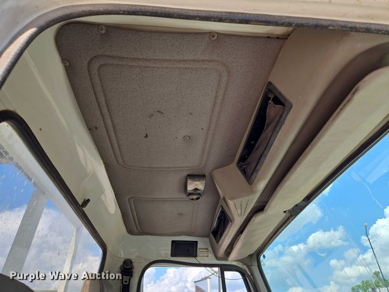 image for item EN8236 1999 International  4900 sewer jetter truck