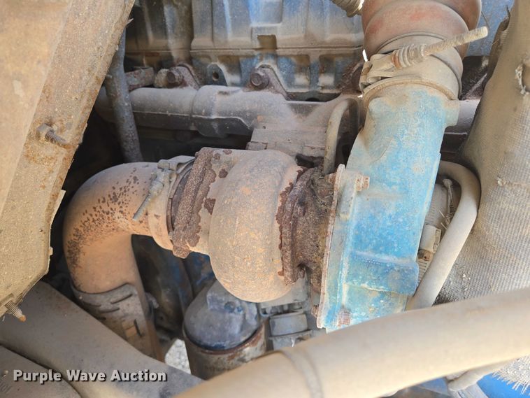 image for item EN8236 1999 International  4900 sewer jetter truck