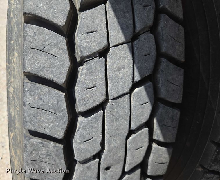 image for item EN8236 1999 International  4900 sewer jetter truck