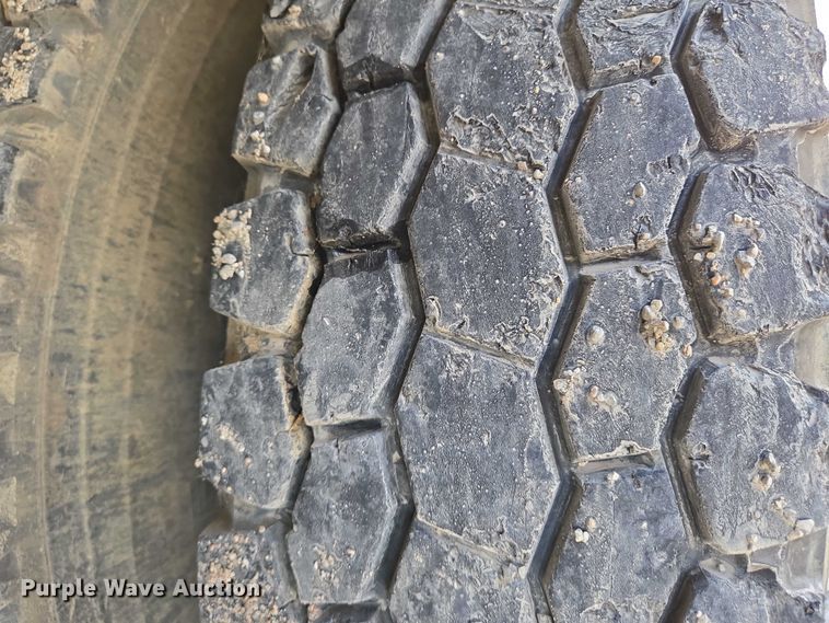 image for item EN8236 1999 International  4900 sewer jetter truck