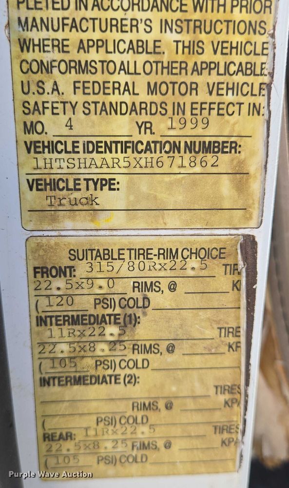 image for item EN8236 1999 International  4900 sewer jetter truck