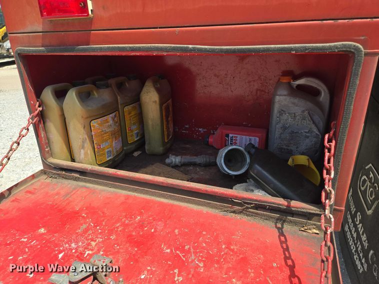 image for item EN8238 2001 International 4700 boiler truck