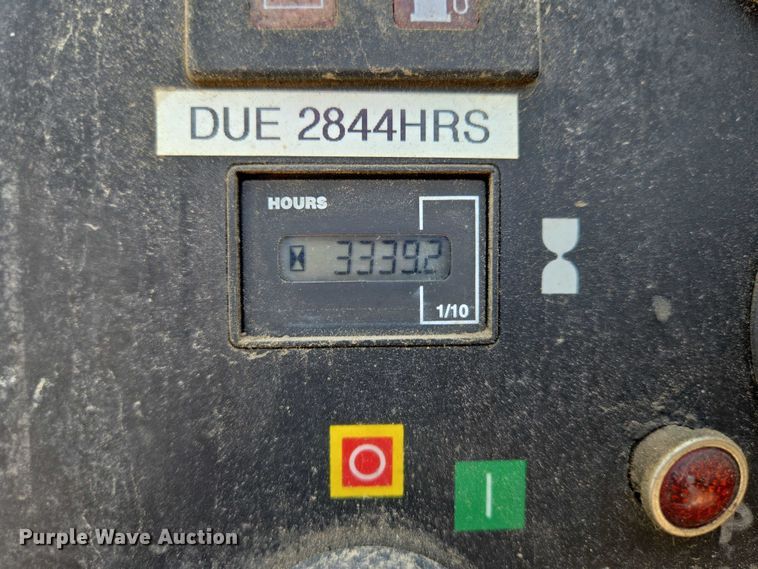 image for item EN8238 2001 International 4700 boiler truck