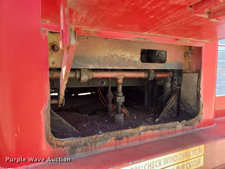 image for item EN8238 2001 International 4700 boiler truck