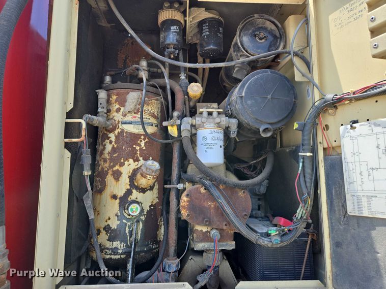 image for item EN8238 2001 International 4700 boiler truck