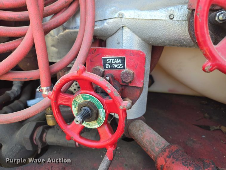 image for item EN8238 2001 International 4700 boiler truck