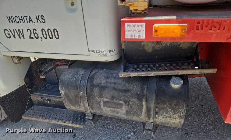 image for item EN8238 2001 International 4700 boiler truck