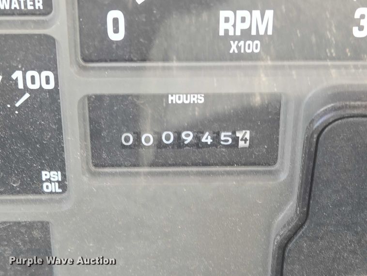 image for item EN8238 2001 International 4700 boiler truck