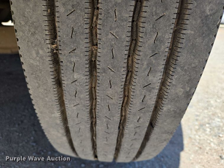 image for item EN8238 2001 International 4700 boiler truck