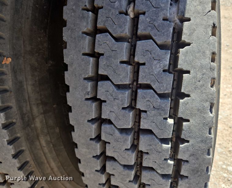 image for item EN8238 2001 International 4700 boiler truck