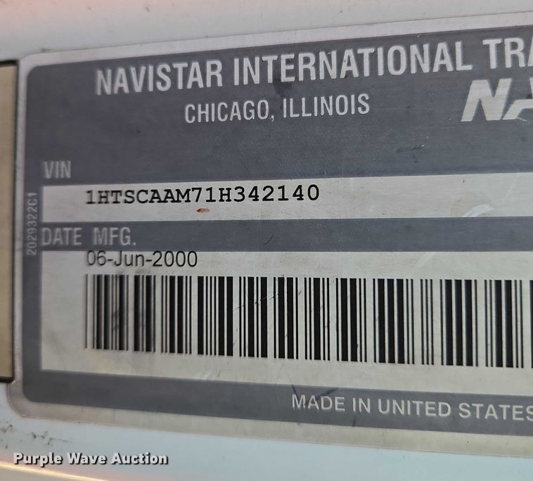 image for item EN8238 2001 International 4700 boiler truck