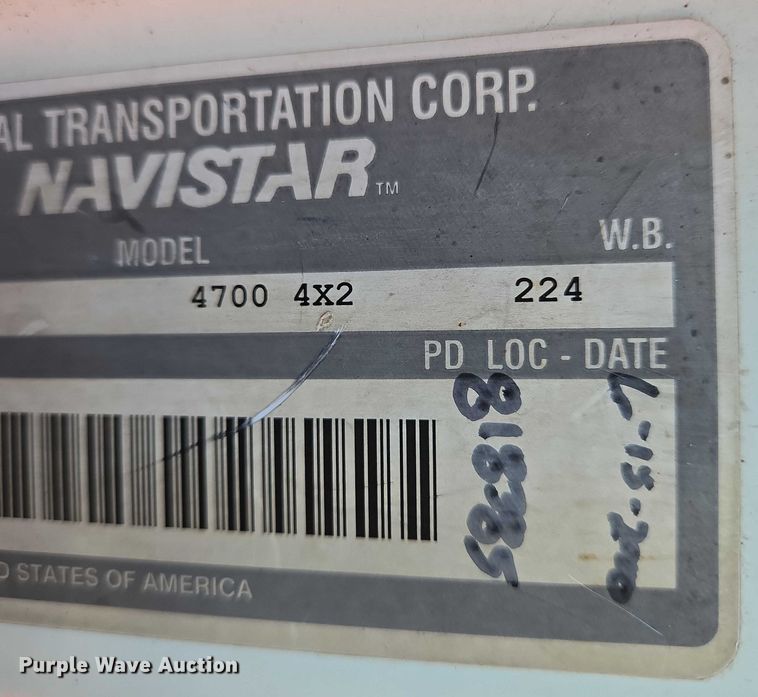 image for item EN8238 2001 International 4700 boiler truck