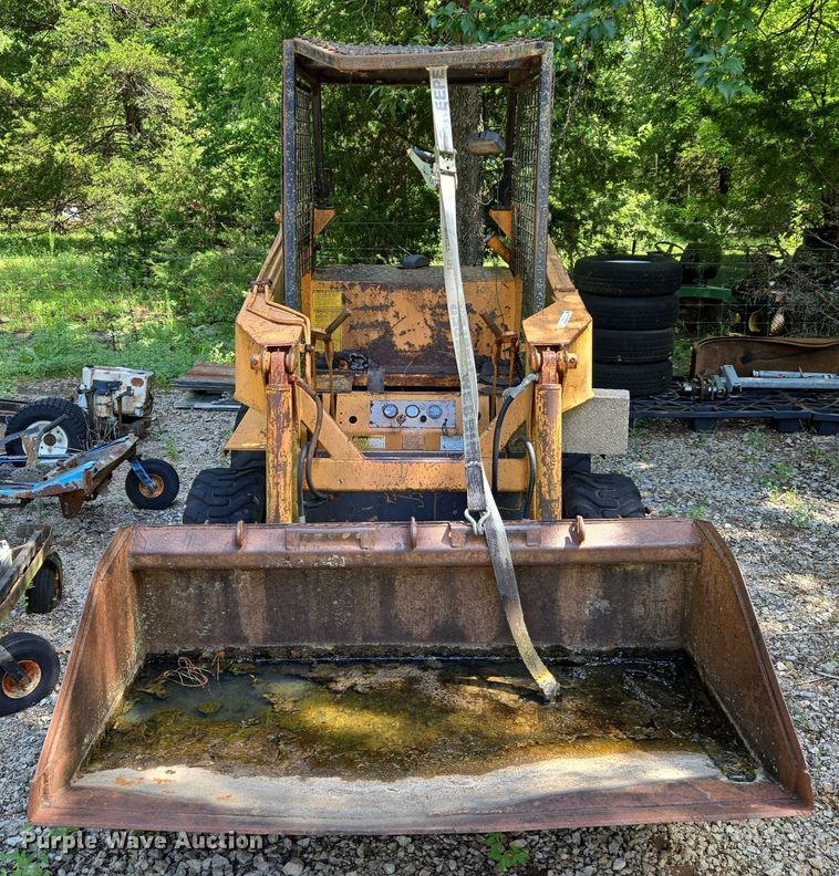 image for item EN8255 Case 1830 skid steer loader