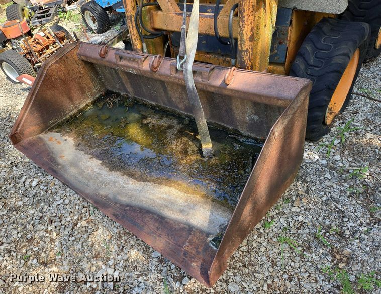 image for item EN8255 Case 1830 skid steer loader