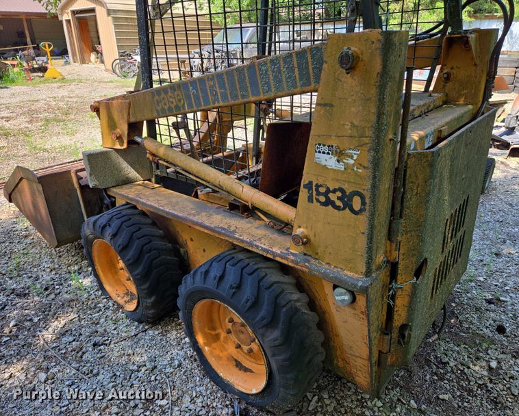 image for item EN8255 Case 1830 skid steer loader
