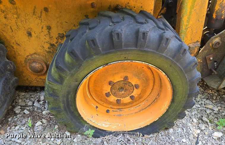 image for item EN8255 Case 1830 skid steer loader
