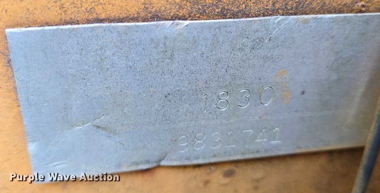 image for item EN8255 Case 1830 skid steer loader