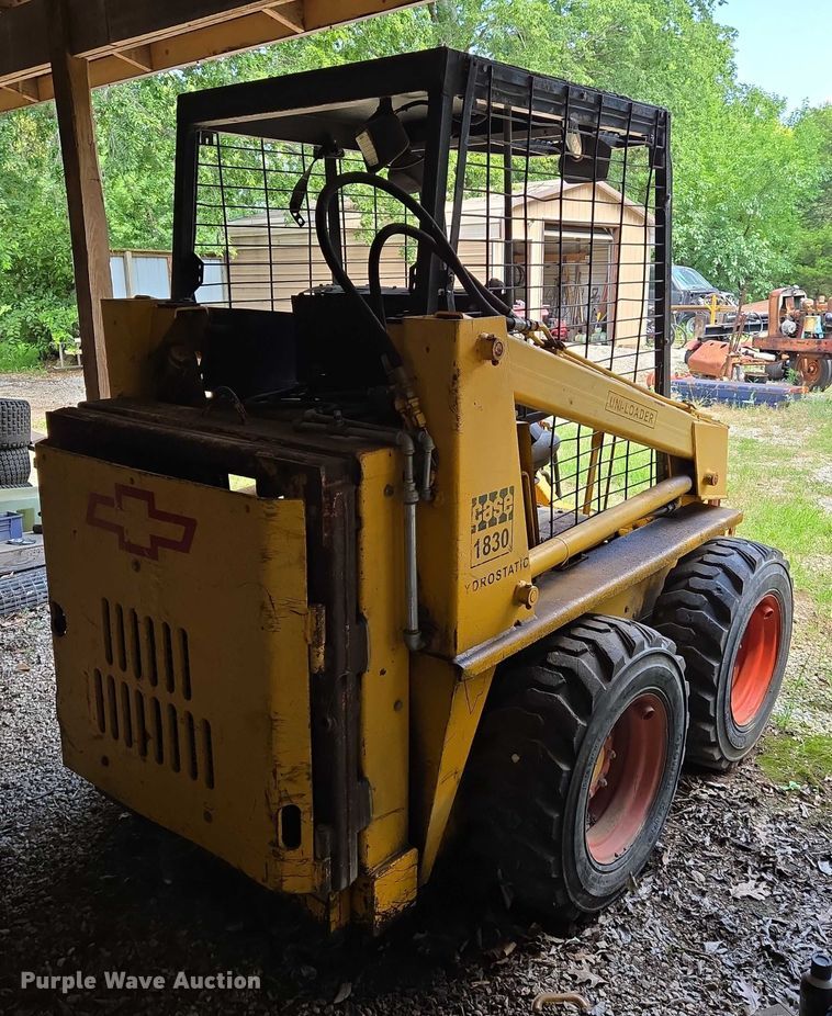 image for item EN8256 Case 1830 skid steer loader