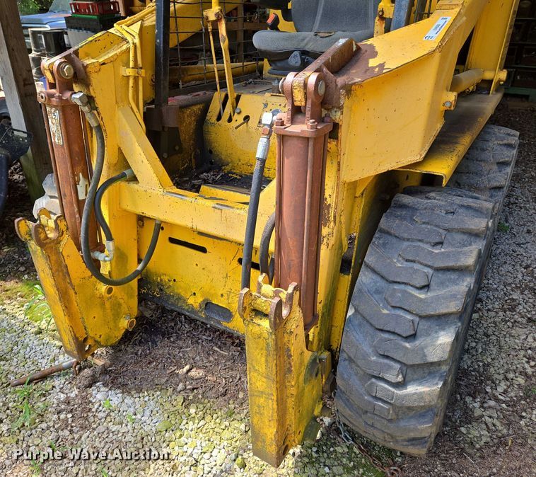 image for item EN8256 Case 1830 skid steer loader