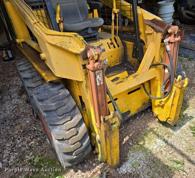 image for item EN8256 Case 1830 skid steer loader