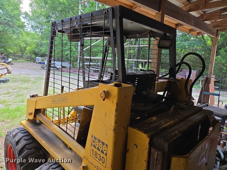 image for item EN8256 Case 1830 skid steer loader