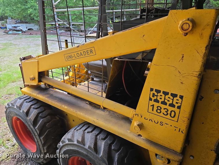 image for item EN8256 Case 1830 skid steer loader