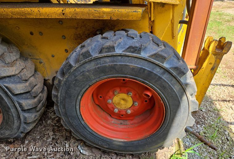 image for item EN8256 Case 1830 skid steer loader