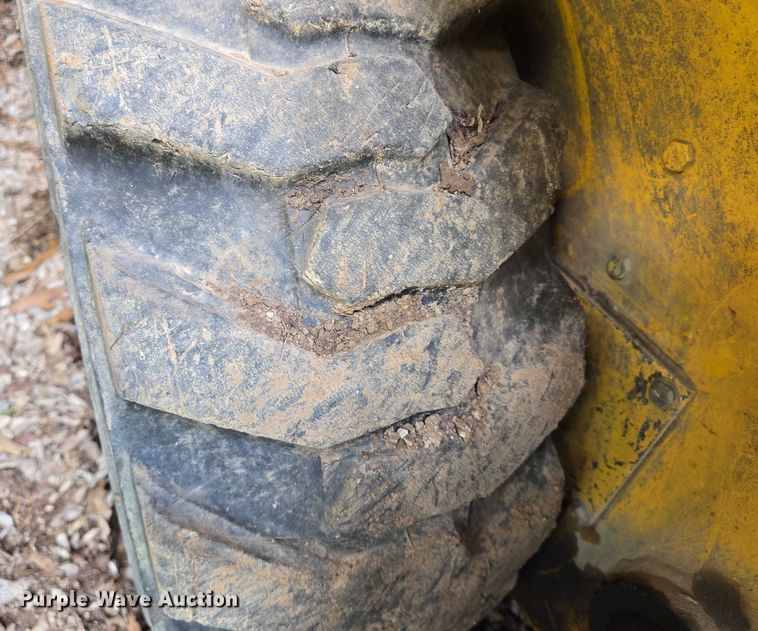 image for item EN8256 Case 1830 skid steer loader