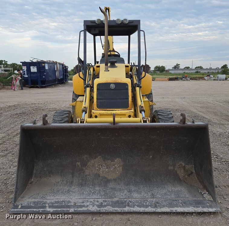 RETROEXCAVADORA 2002 NEW HOLLAND LB75B