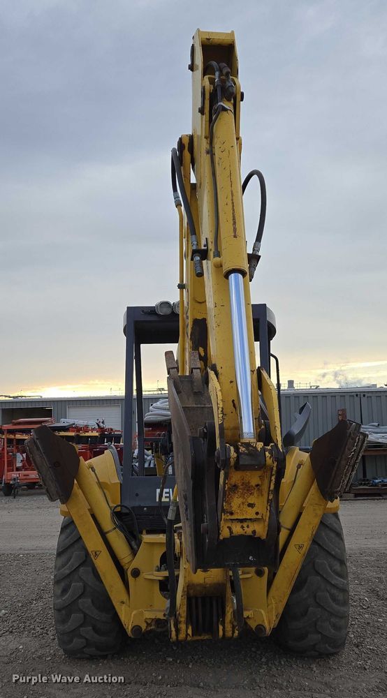 image for item EN8260 2002 New Holland LB75B backhoe