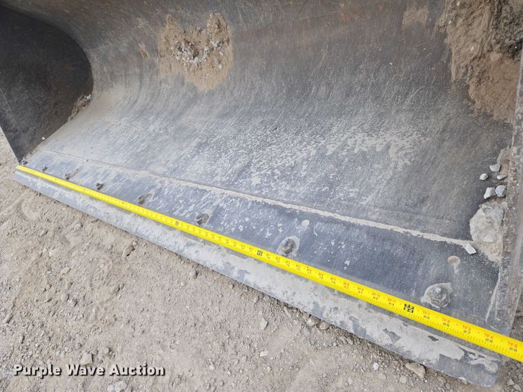 image for item EN8260 2002 New Holland LB75B backhoe