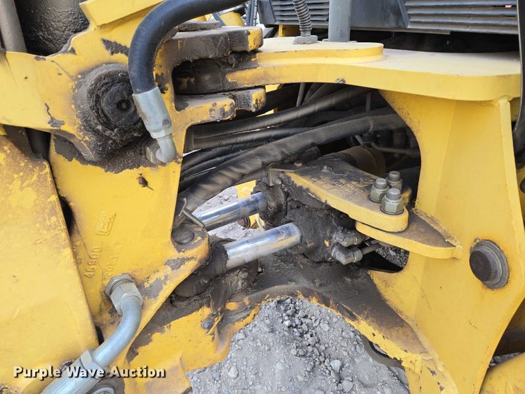 image for item EN8260 2002 New Holland LB75B backhoe