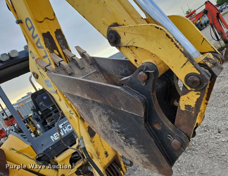 image for item EN8260 2002 New Holland LB75B backhoe