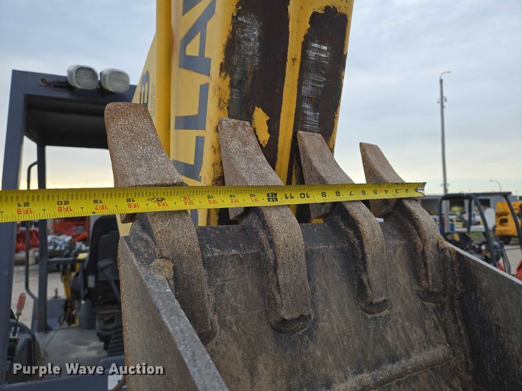 image for item EN8260 2002 New Holland LB75B backhoe