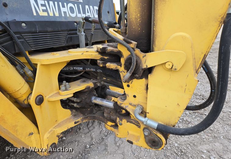 image for item EN8260 2002 New Holland LB75B backhoe