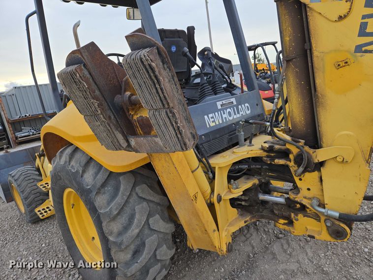 image for item EN8260 2002 New Holland LB75B backhoe