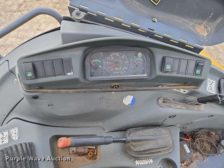 image for item EN8260 2002 New Holland LB75B backhoe