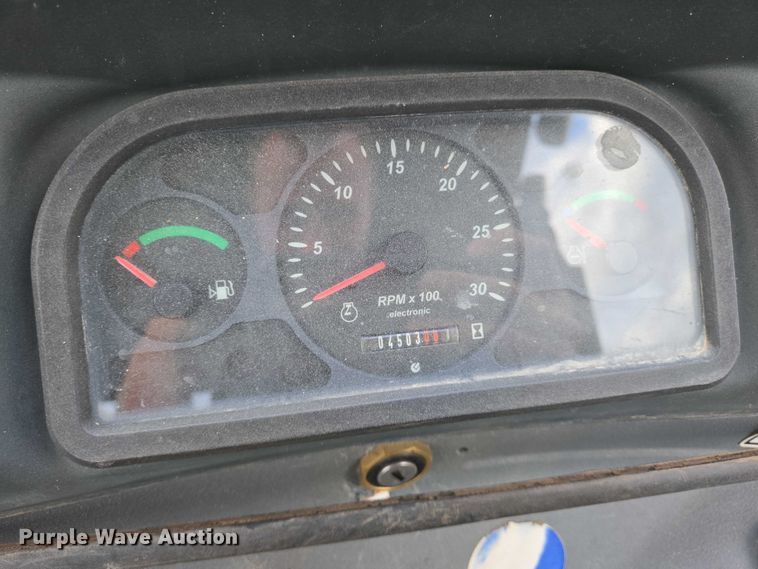 image for item EN8260 2002 New Holland LB75B backhoe